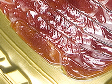 Нарезанные мясные и рыбные продукты, нарезанный сыр